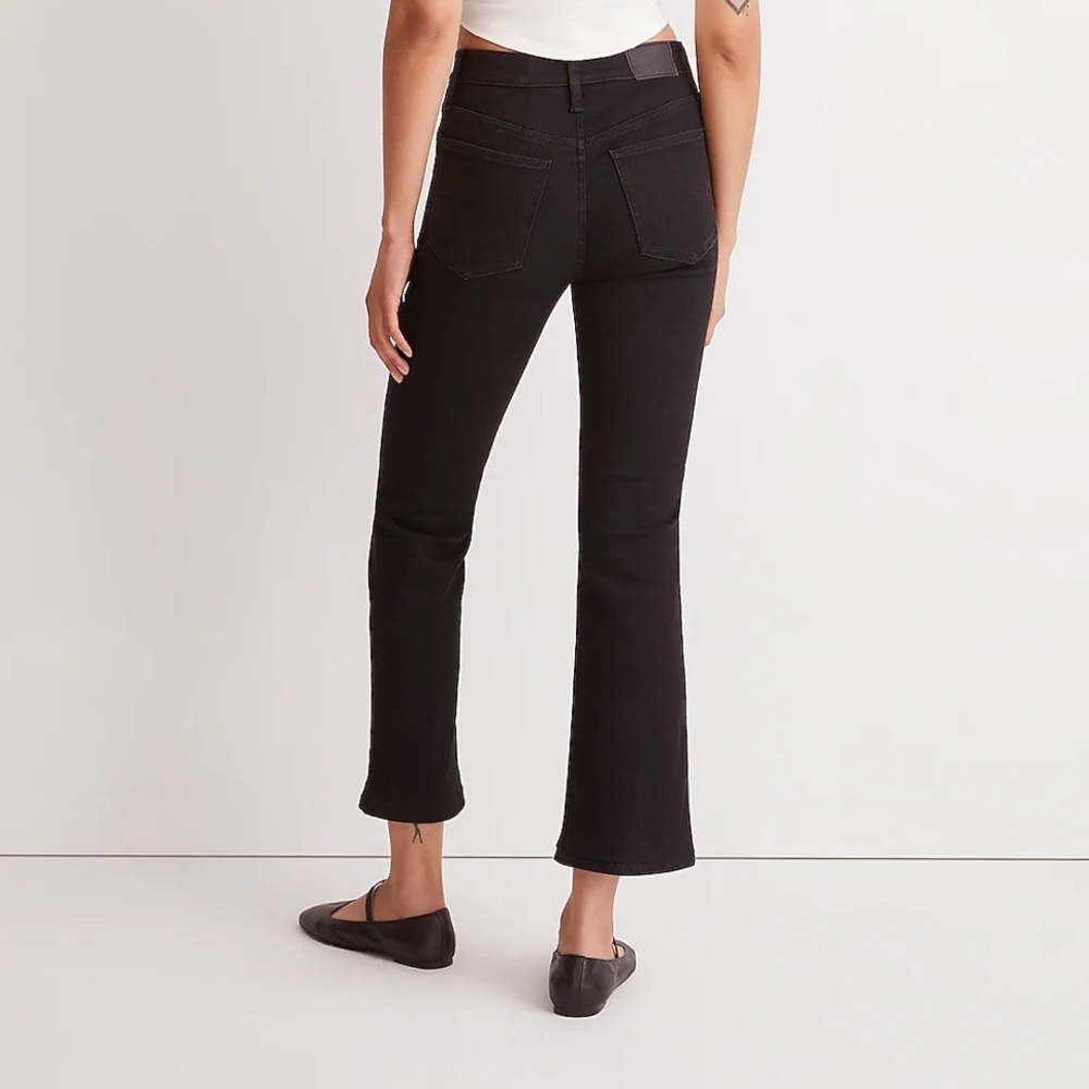 NWOT! Madewell Mid-Rise Kick Out Crop Jeans - Color: Black Rise Wash - Picture 3 of 11